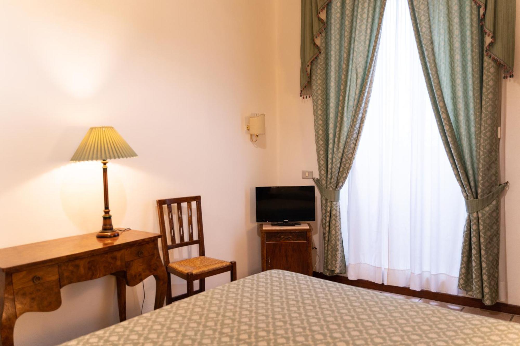 אסיסי Hotel Belvedere מראה חיצוני תמונה