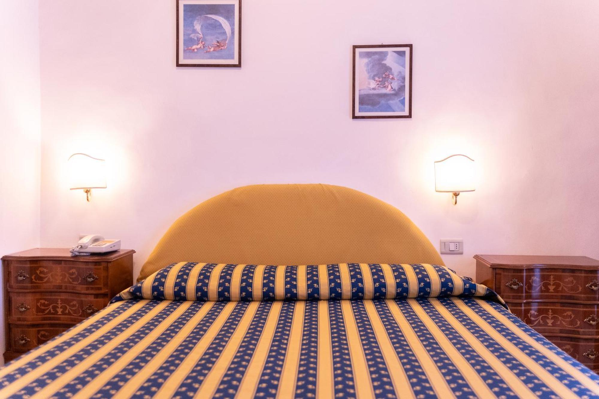 אסיסי Hotel Belvedere מראה חיצוני תמונה