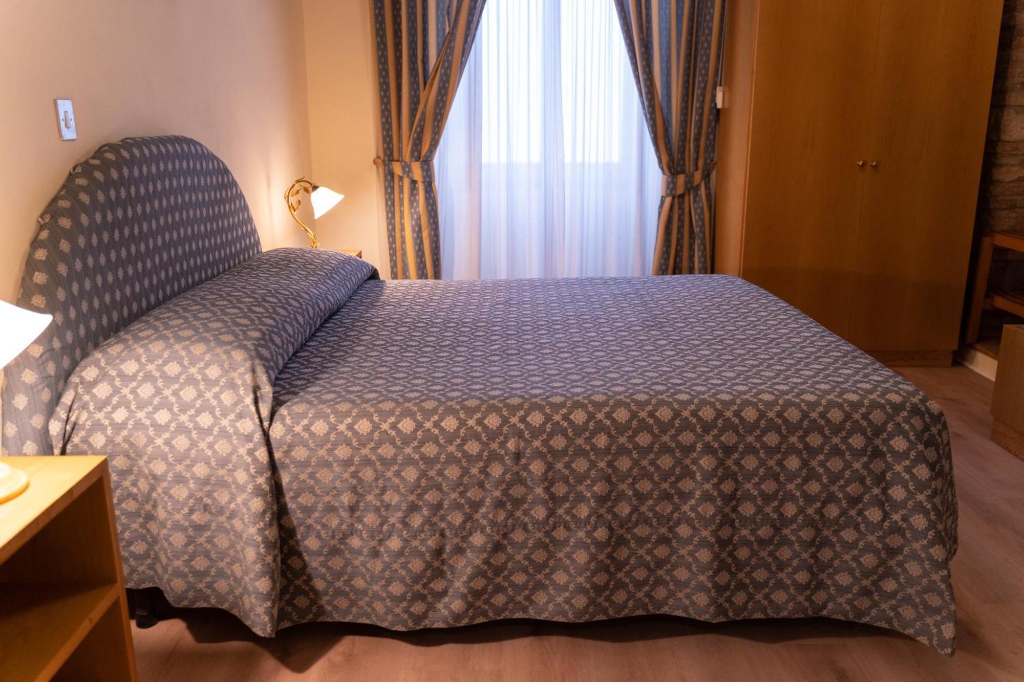 אסיסי Hotel Belvedere מראה חיצוני תמונה