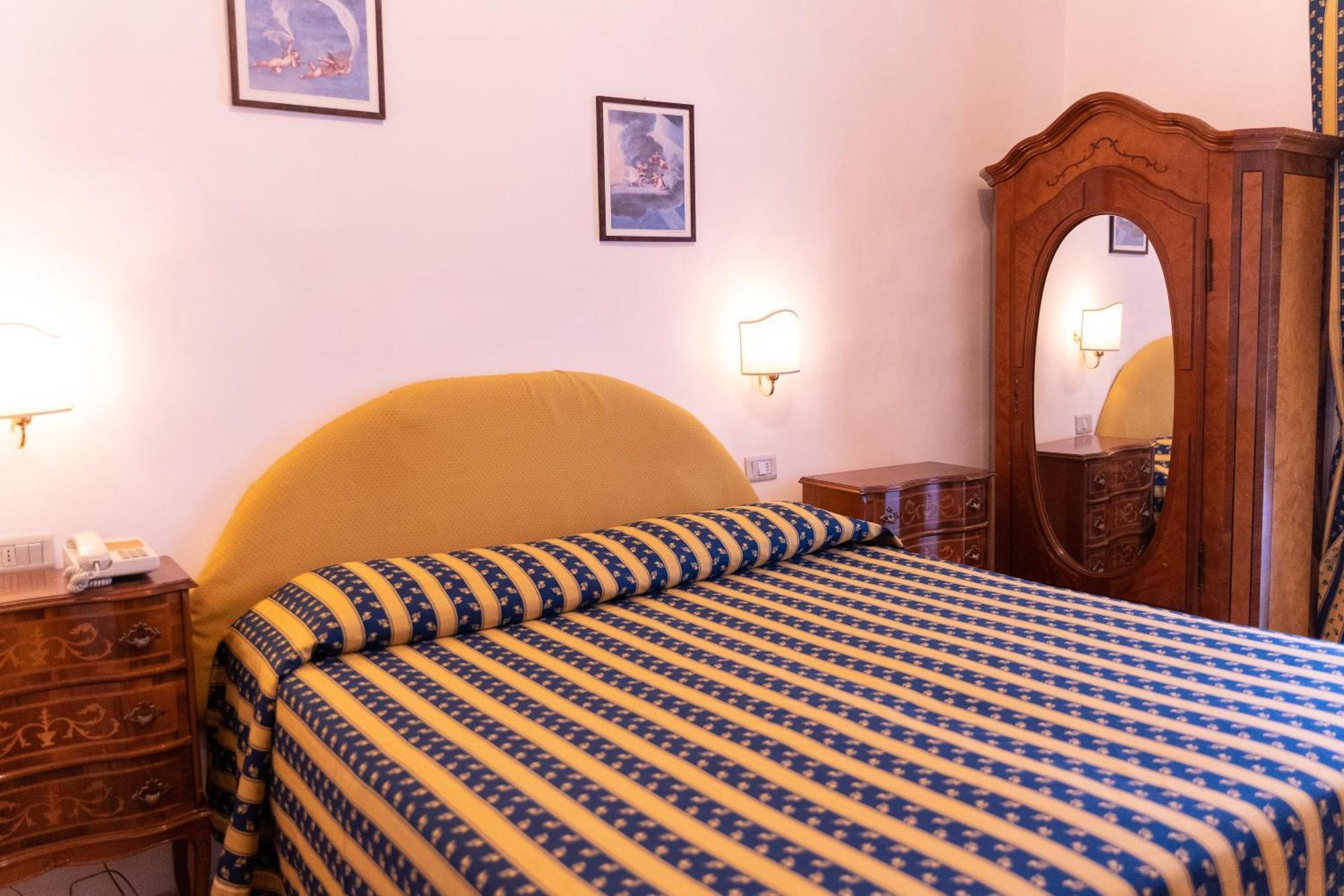 אסיסי Hotel Belvedere מראה חיצוני תמונה