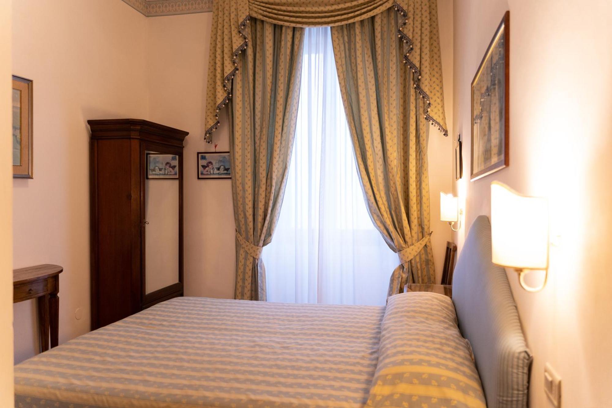 אסיסי Hotel Belvedere מראה חיצוני תמונה