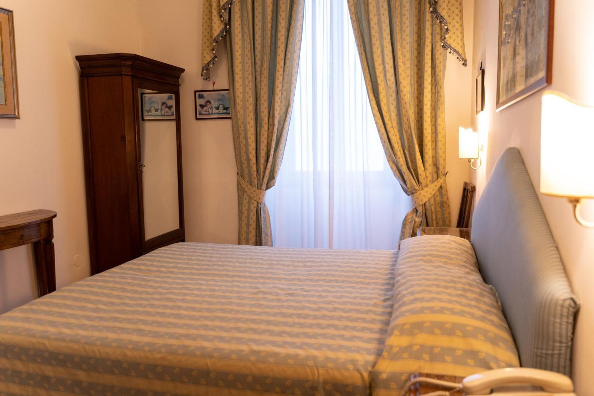 אסיסי Hotel Belvedere מראה חיצוני תמונה